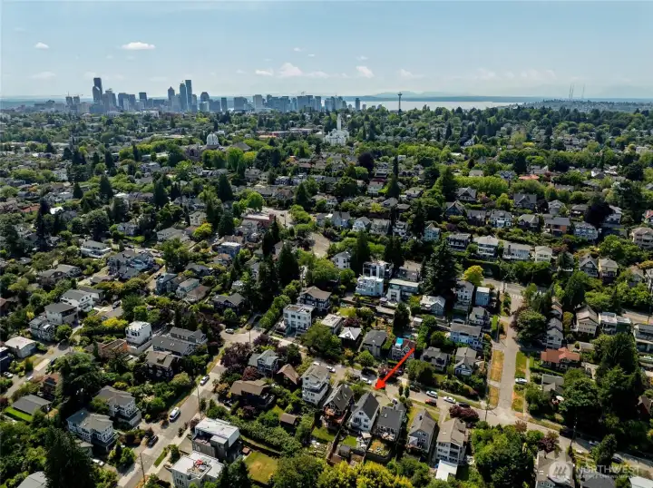 Moments from everything Seattle has to offer.