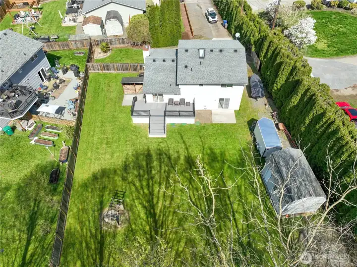 Stunning level back yard