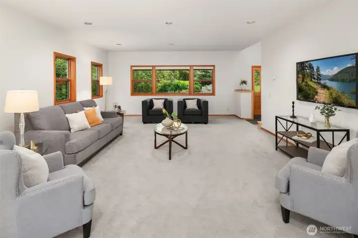 Family room overlooking front yard view.