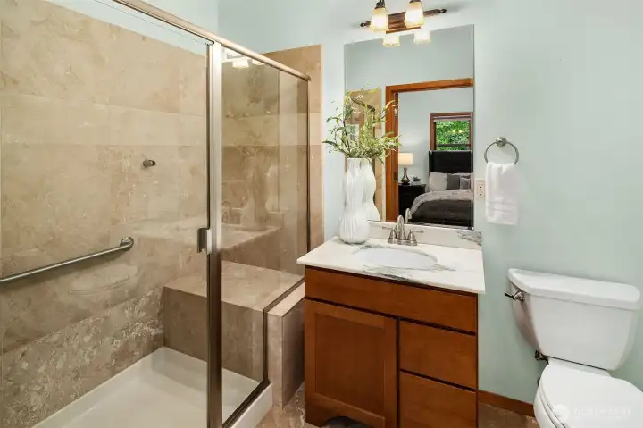 Guest ensuite bath.