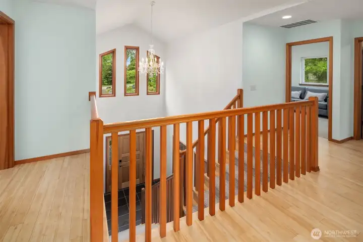 Open landing upstairs overlooking front entry.