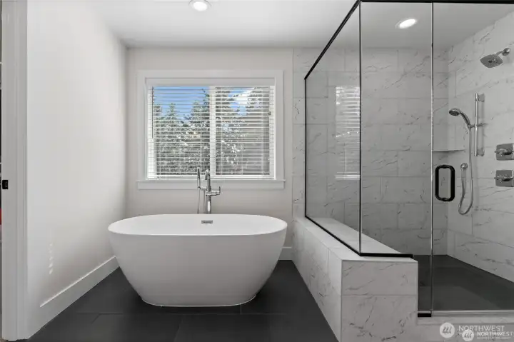 Deluxe, spa primary bath
