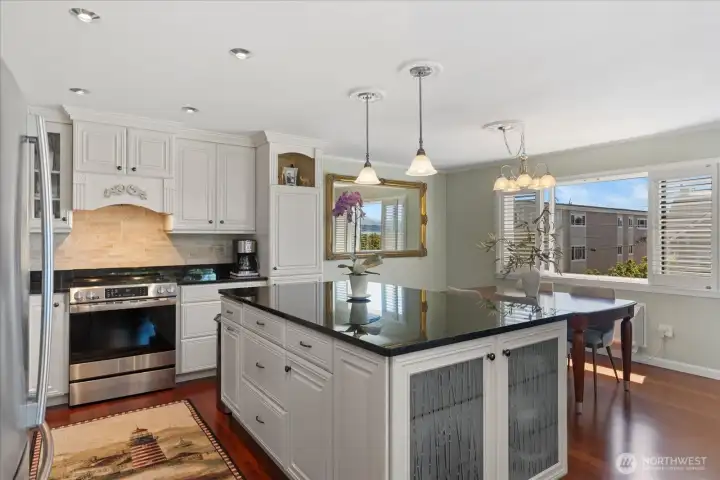 Kitchen boasts a brand new range and microwave, too. Kitchen boasts a brand new range and microwave, too.