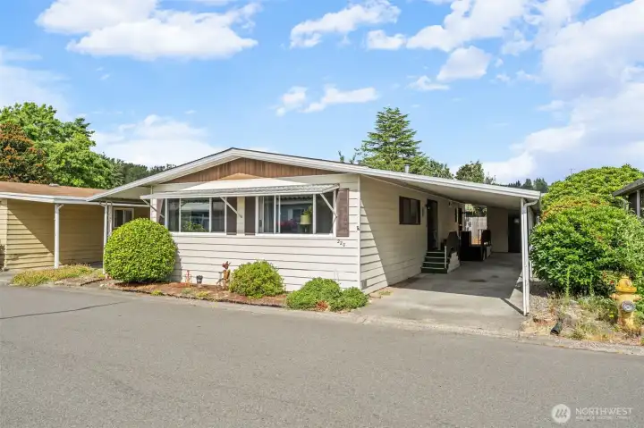 Great location conveniently located near shopping, dining, medical facilities, and major commuter routes! Great location conveniently located near shopping, dining, medical facilities, and major commuter routes!
