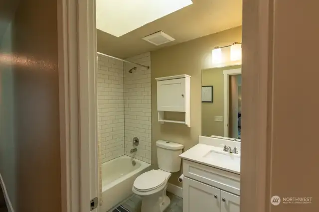 Updated Guest bathroom with nice tub enclosure