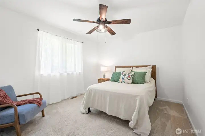 Additional bedroom-upstairs