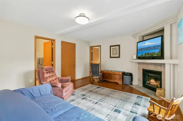 Large Family Rm with Adjacent 3/4 Bath & Main Level Guest Bedroom!