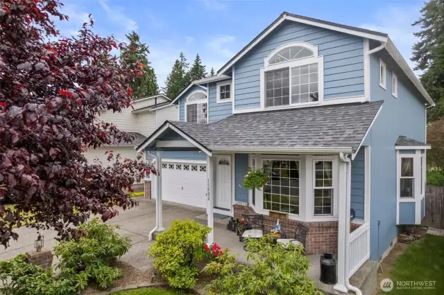 Fantastic Curb Appeal! Lush PNW Landscaping Front & Backyard!