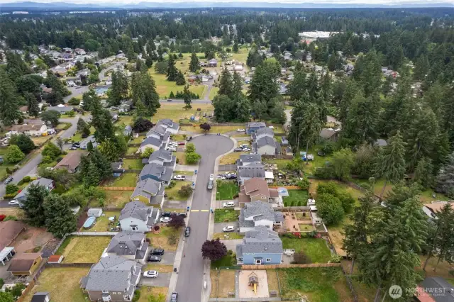 Quaint Quiet Cul-de-Sac Community!