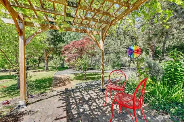 What a lovely setting in the side yard.