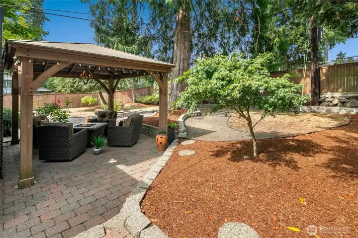 Expansive lot, 1/4 acre.