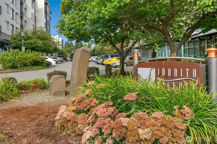 Just minutes away from Juanita Beach Park, and all your favorite restaurants in the Village.