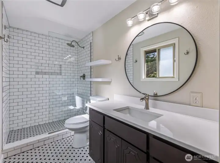 Newly updated primary en suite