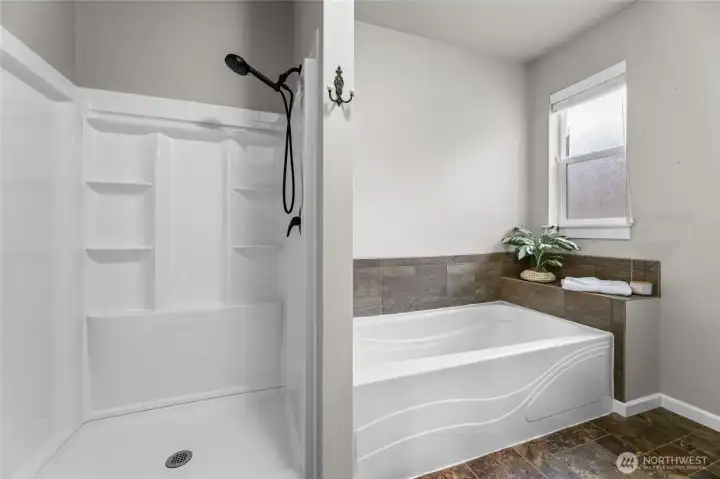 Brand new shower enclosure w/fixtuers