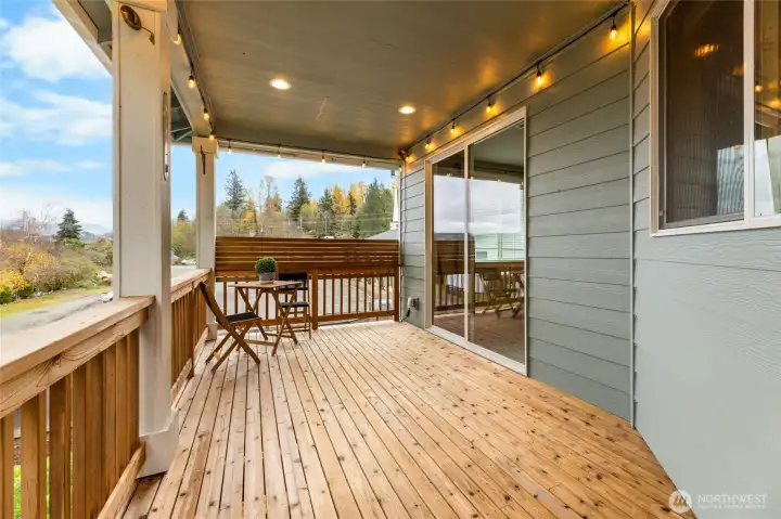 Another view of the deck