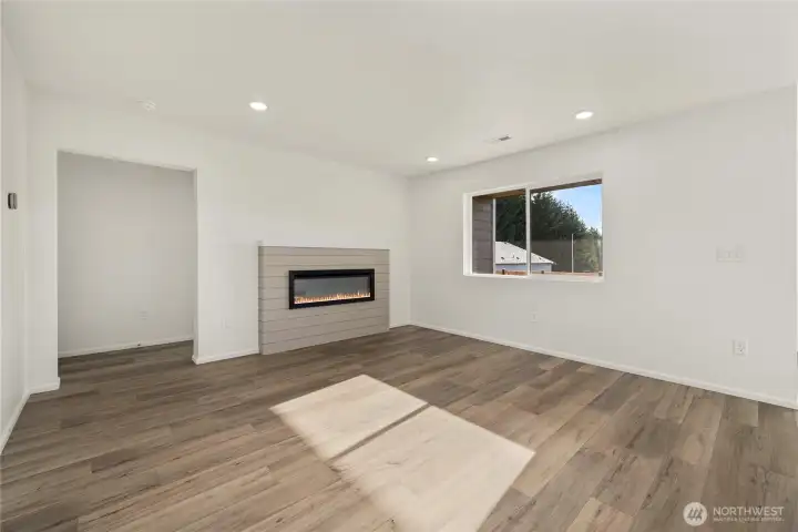 DISCLAIMER:PHOTOS ARE INFORMATIONAL PURPOSES ONLY. Photos are from another Sutherland in community, options, upgrades, colors, and/or other features may vary