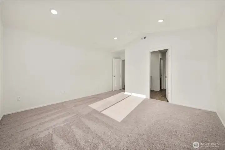 DISCLAIMER:PHOTOS ARE INFORMATIONAL PURPOSES ONLY. Photos are from another Sutherland in community, options, upgrades, colors, and/or other features may vary