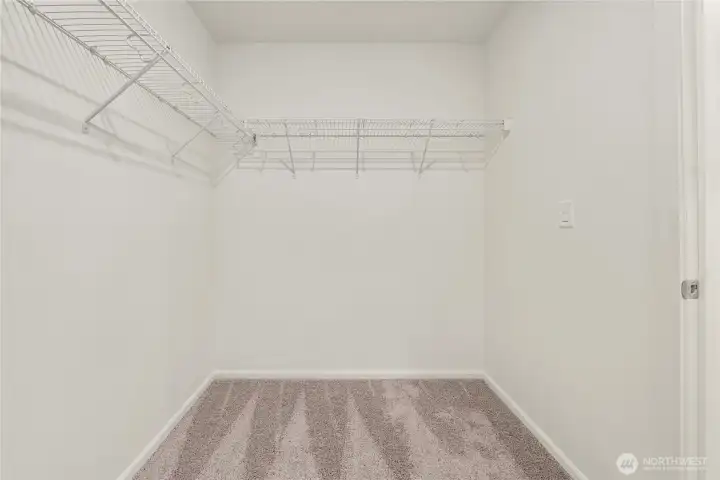 Primary WIC- DISCLAIMER:PHOTOS ARE INFORMATIONAL PURPOSES ONLY. Photos are from another Sutherland in community, options, upgrades, colors, and/or other features may vary