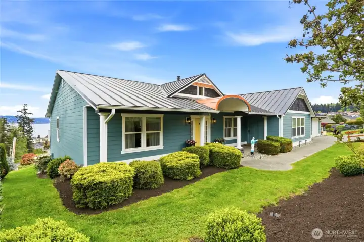Gorgeous daylight rambler with stunning views! Gorgeous daylight rambler with stunning views!