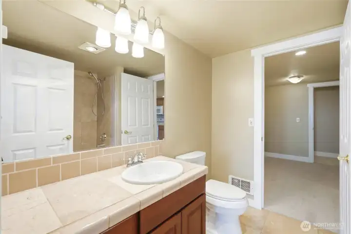 Continental full bath