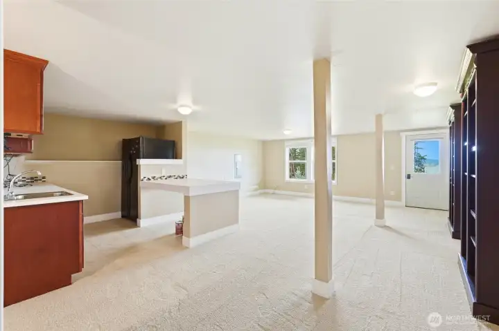 Open concept studio, entertainment space...you decide.