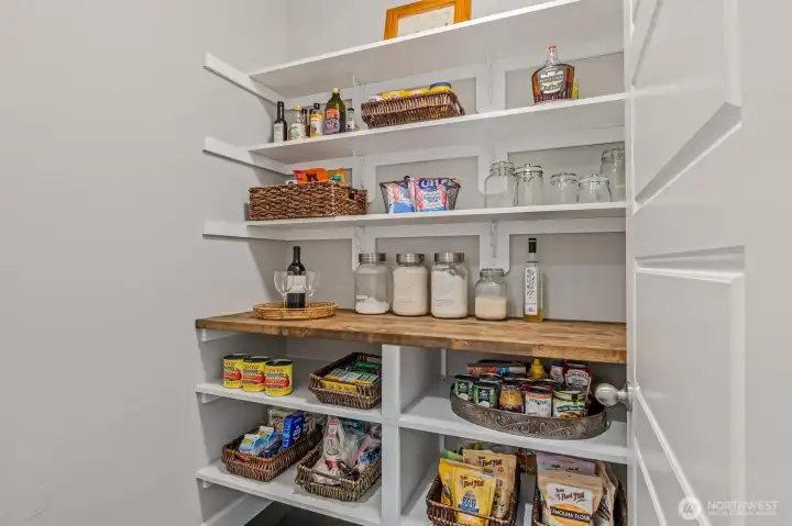 Walk-In Kitchen Pantry
