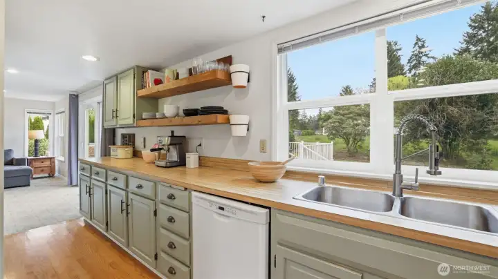 The open shelving provides an modern feel and practical storage.