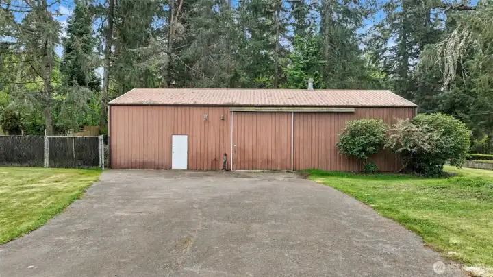 1,800 sq ft detached shop.