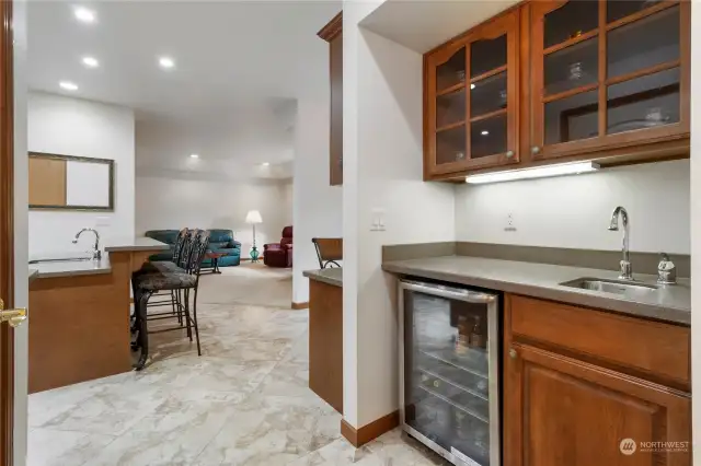 Butlers pantry connecting formal dining with kitchen