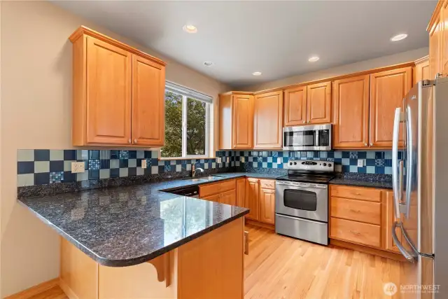 Spacious kitchen - look at all that storage!