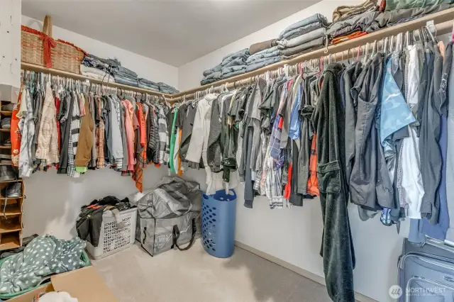 Large primary bedroom walk-in closet.