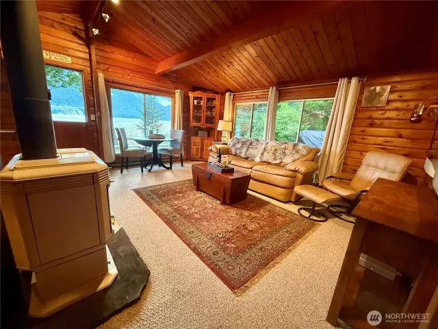Larger Pan Abode w/ view of Lake and mountains.