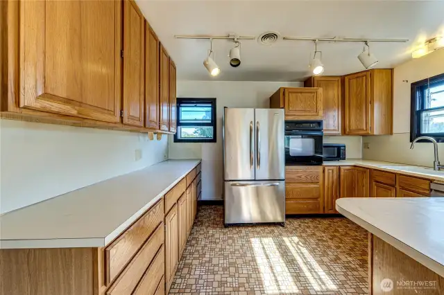 Spacious Kitchen