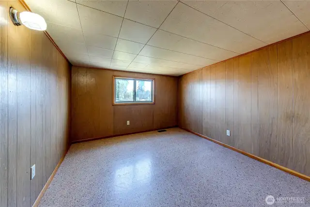 Upstairs Bedroom 4