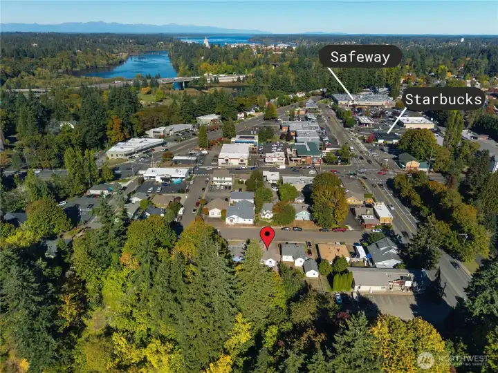 Close proximity to downtown Olympia & Tumwater with grocery stores, shopping and schools nearby.
