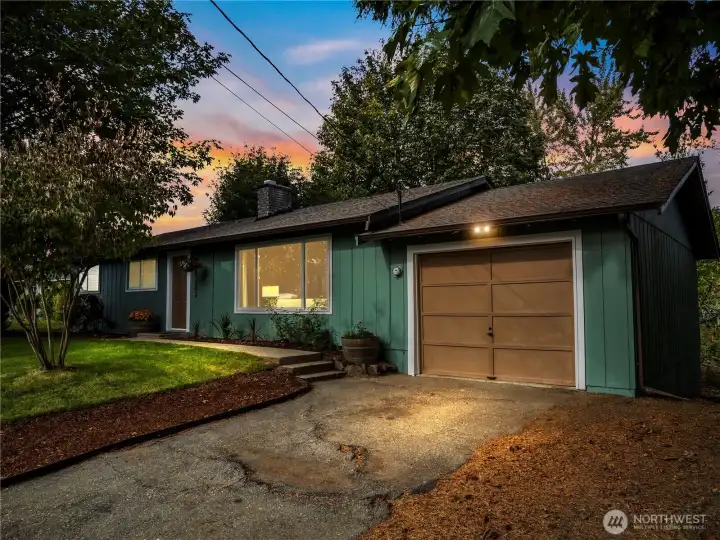 Front of house and driveway from the street