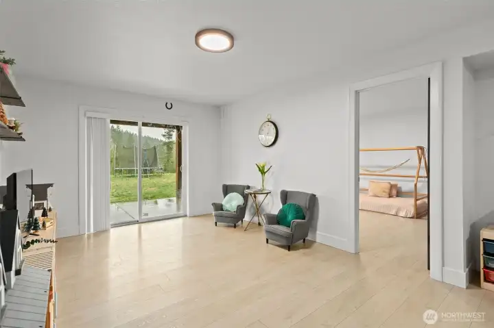 Bonus Room & Slider - Lower