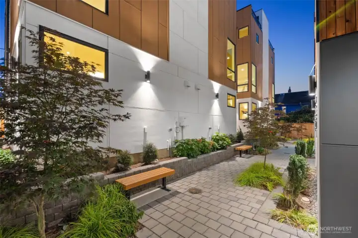 24-townhome community located within minutes of the Vashon Ferry, Lincoln Park, and Westwood Village.  Walk to amazing eateries, West Crest off leash dog park and so much more.  Only 20 minutes to Alki Beach, downtown Seattle or Seatac.