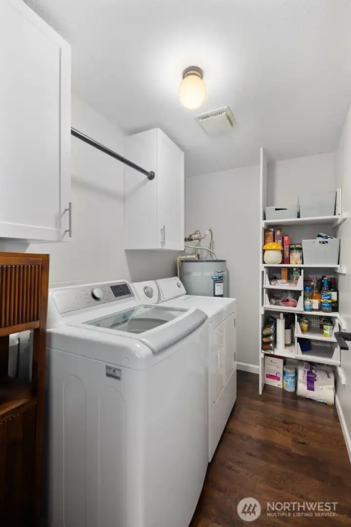Laundry/utility room off kitchen
