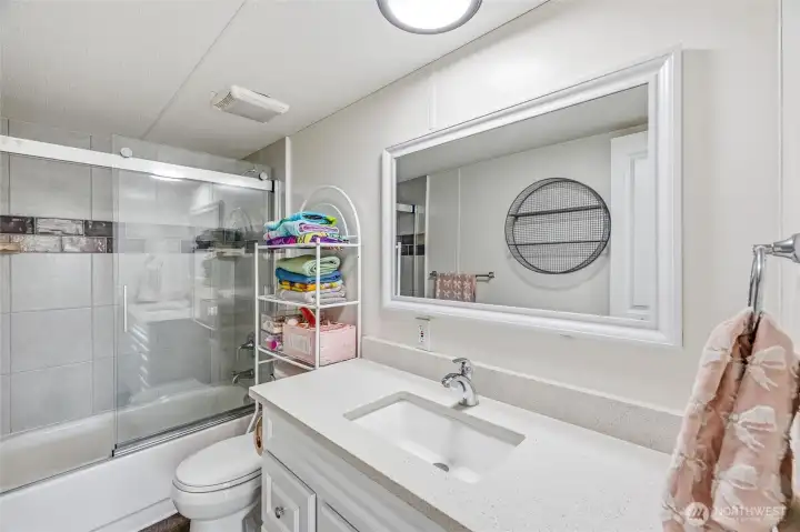 Shared Full Bathroom between bedroom #2 & #3