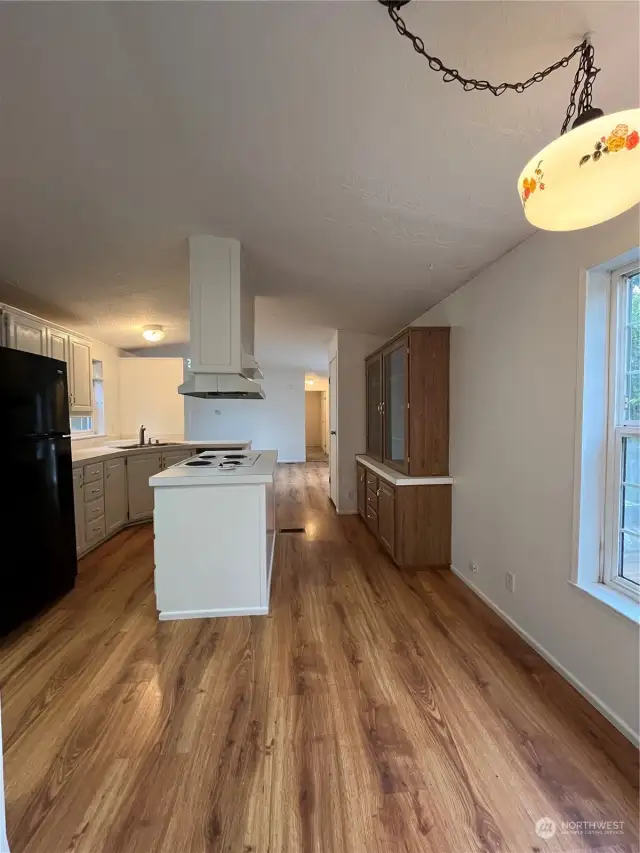 Dining Area into the Kitchen