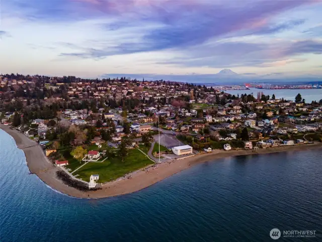 Enjoy all the amenities of Browns Point...parks, tennis courts, a private boat ramp & clubhouse.