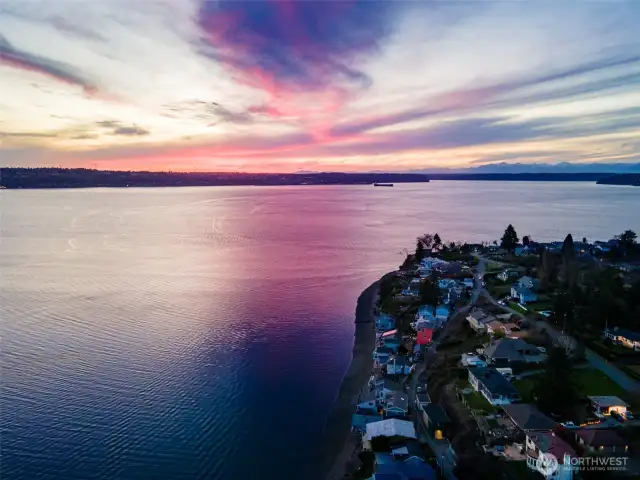 Imagine getting to see this sunset every evening!