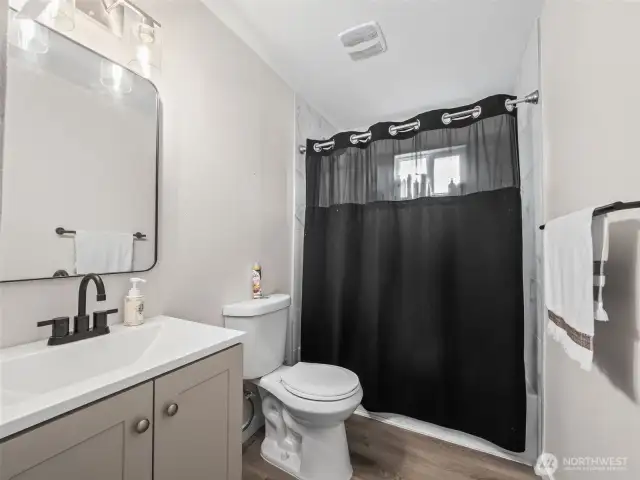 Hallway Full Bathroom