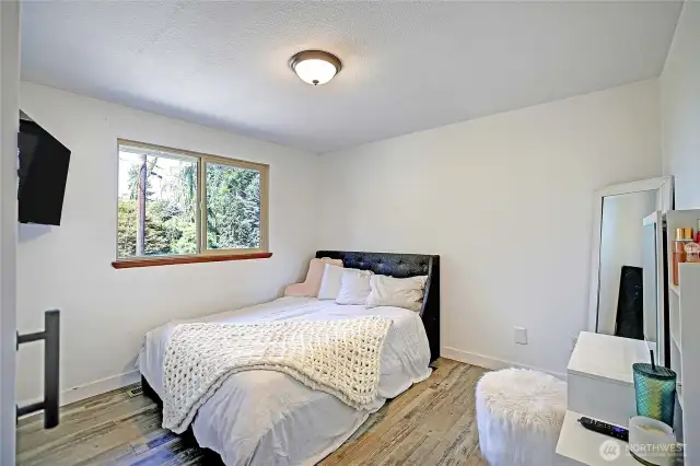 1 of 2 guest bedrooms.