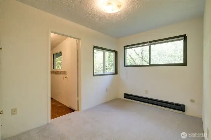 2nd bedroom/craft room/office