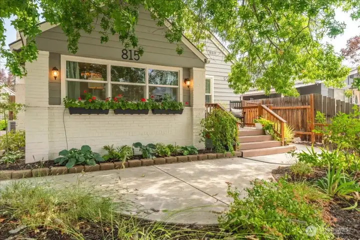 Adorable Craftsman Home