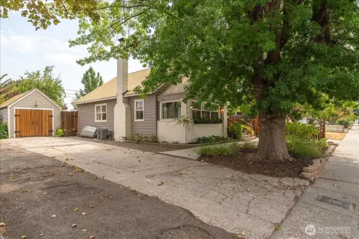 Driveway Parking and Garage