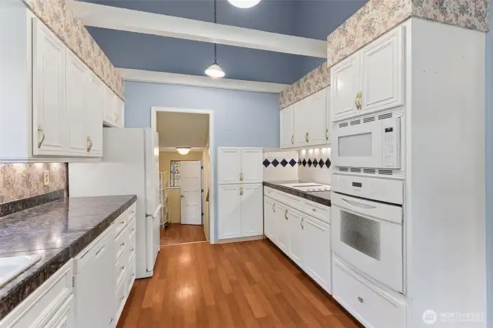 Another view of the kitchen.