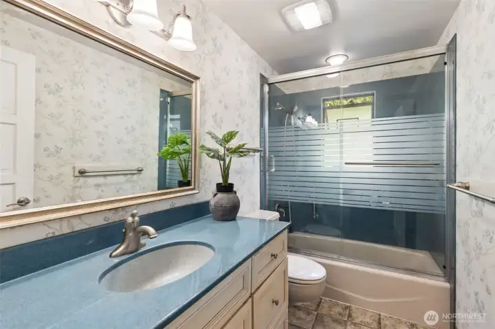 Guest bathroom.